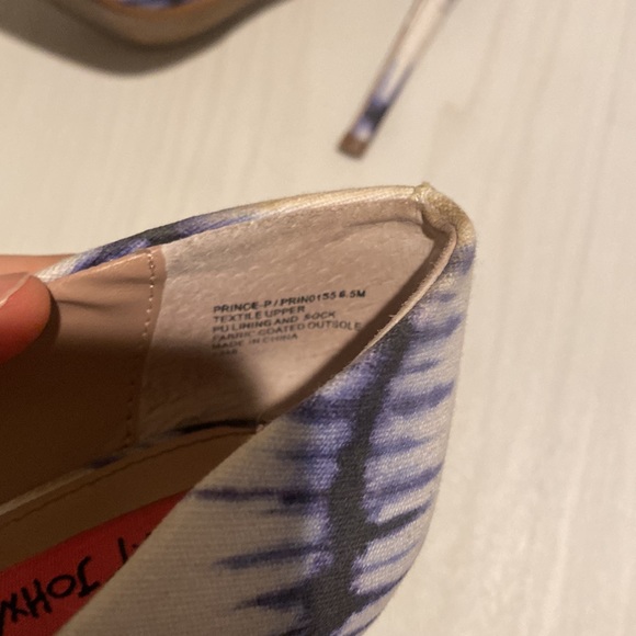 Betsey Johnson/ Tri Bow Heels/6.5 - Picture 5 of 7